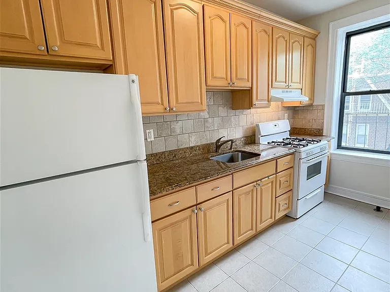31-30 35th St #2F — Photo 9