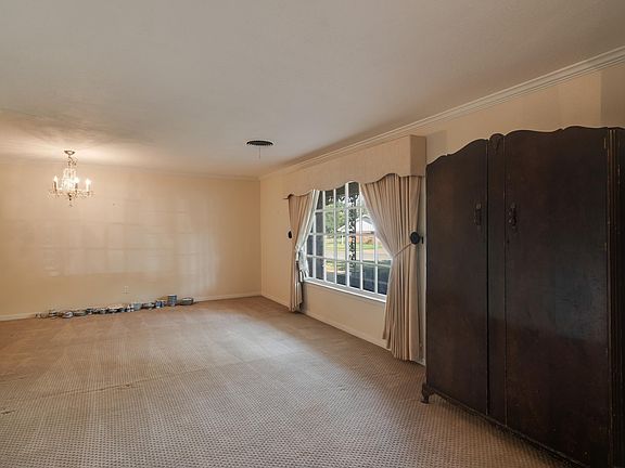 4th image of 4109 Ashgrove Dr