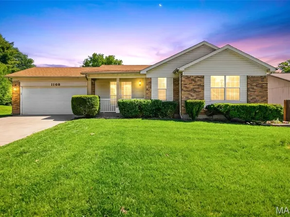 1168 Spencer Rd, Saint Peters, MO 63376