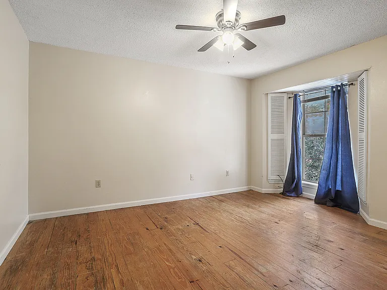 12822 Hodges Ln #105 — Photo 9