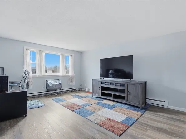 180 Main St APT B34, Bridgewater, MA 02324