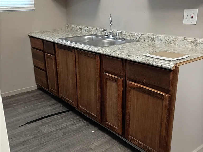 2100 Sunrise Ave #9 — Photo 18