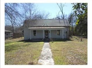 508 E Market St, Lockhart, TX 78644