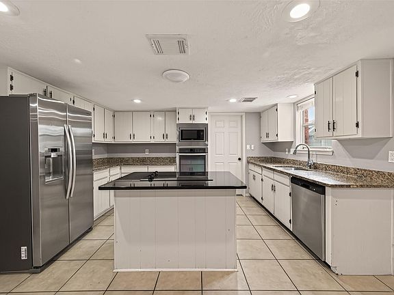 5th image of 618 Park Grove Ln