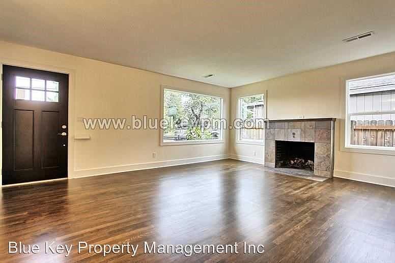 2nd image of 8232 NE Thompson St