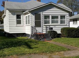 1007 N Kankakee St, Lincoln, IL 62656