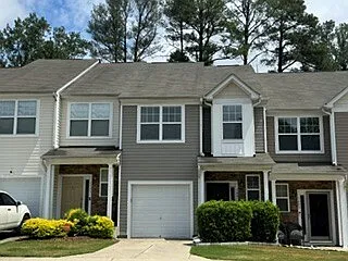 1401 Stone Manor Dr — Photo 2