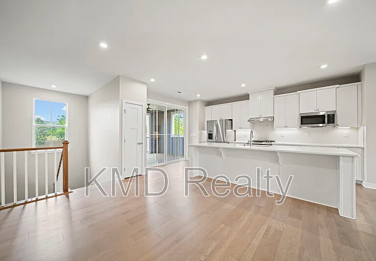 636 Crudent Rd — Photo 8