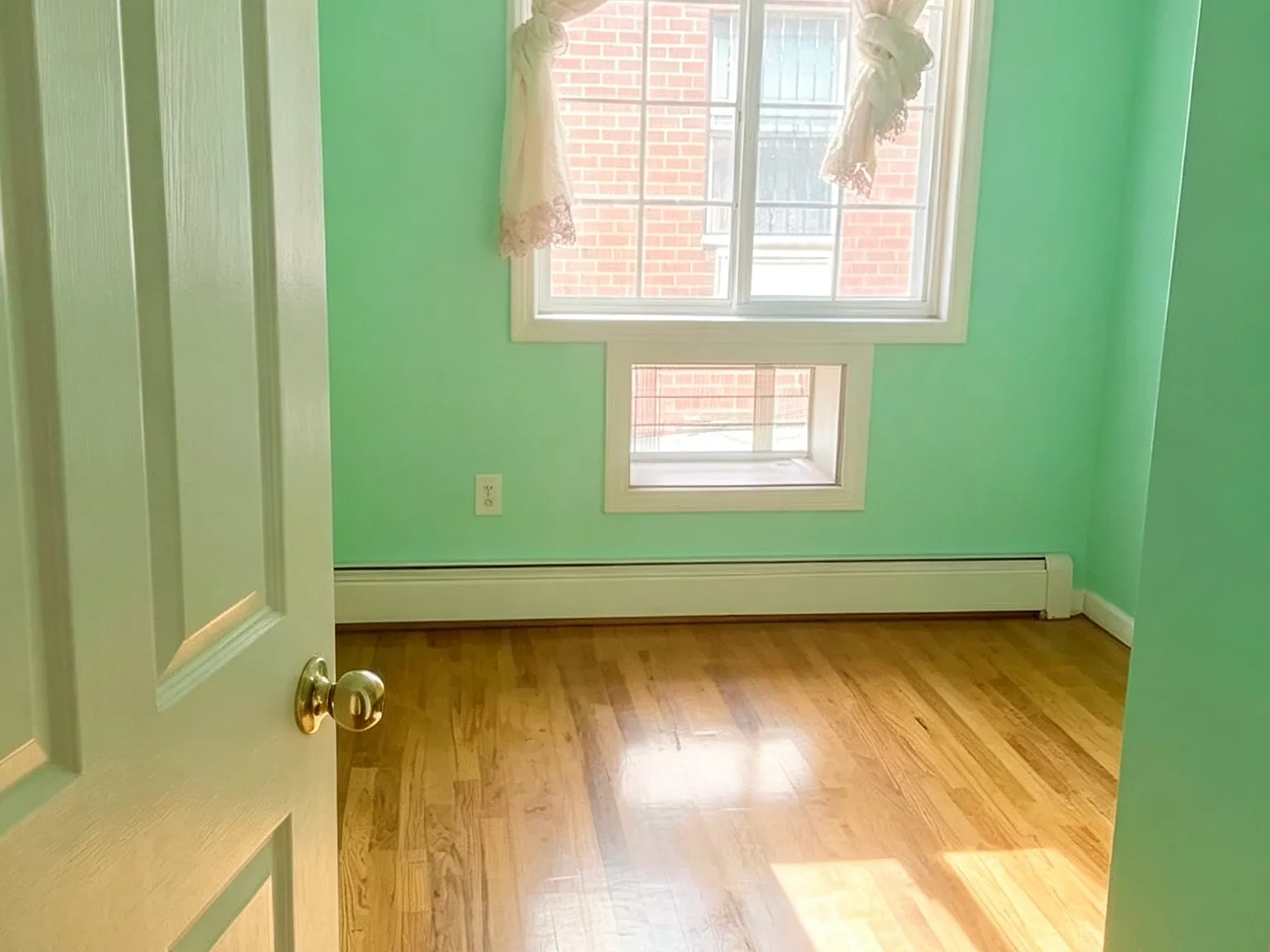 3 bed, 1.5 bath, $2,850 — Photo 2