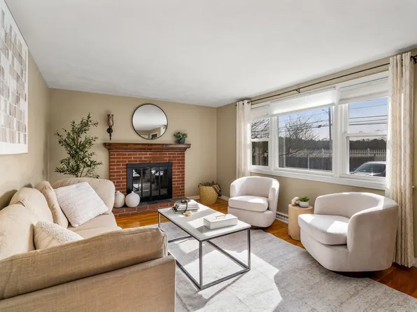 483 S Main St, Sharon, MA 02067