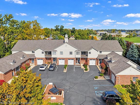 2nd image of 32 Highland Ave