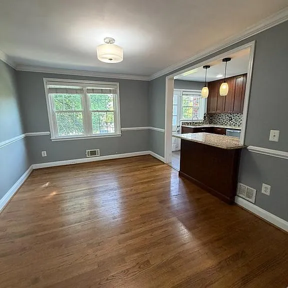 1543 Cottage Ln — Photo 15