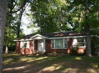 4 Parks Ln, Fayetteville, TN 37334