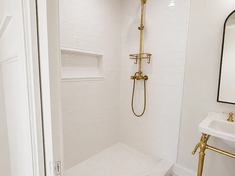 1325 N Lake Otis Dr — Photo 13