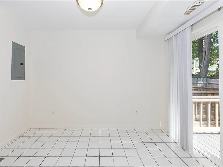 292 Chestnut St #2 — Photo 5