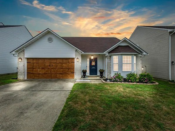 221 Wilderness Cove Ln, Georgetown, KY 40324