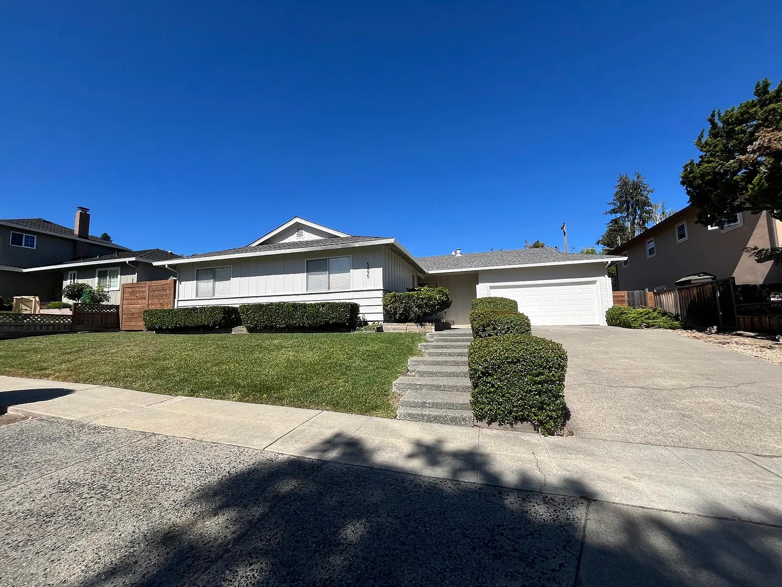 3 bed, $5,300 — Photo 2