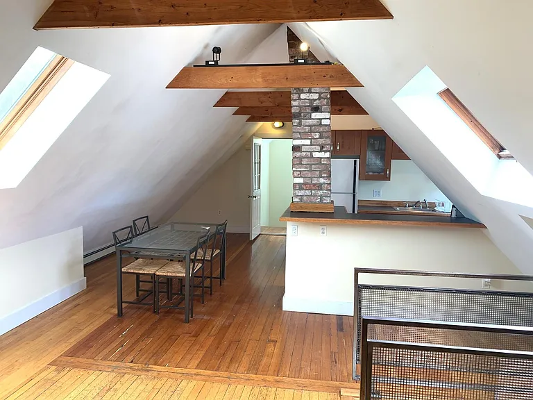 27 Young St #2 — Photo 10