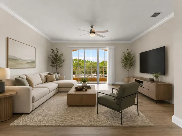 643 Casa Loma Boulevard, Boynton Beach, FL 33435