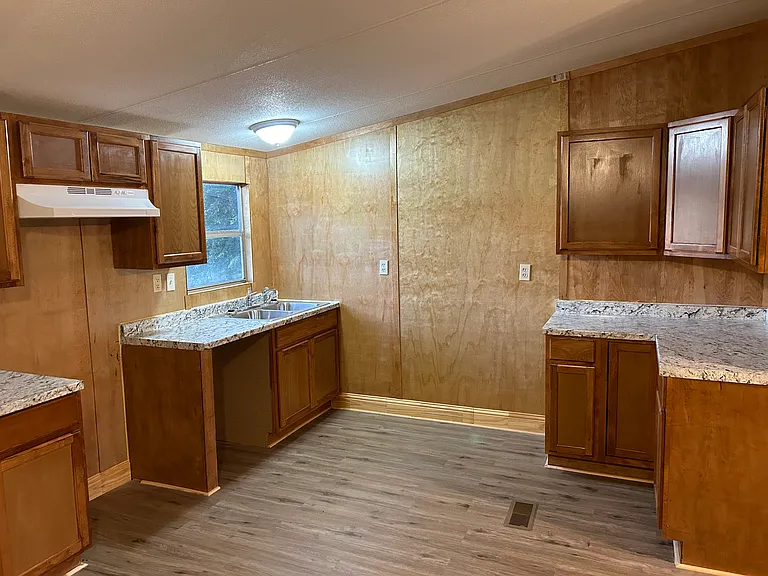 104 Kailyn Ln — Photo 12