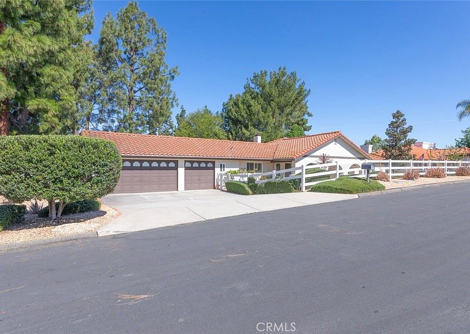 1st image of 40265 Paseo Sereno