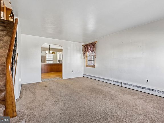 5th image of 2012 Murray St