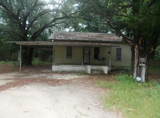 47 Douglass Ave, Defuniak Springs, FL 32435