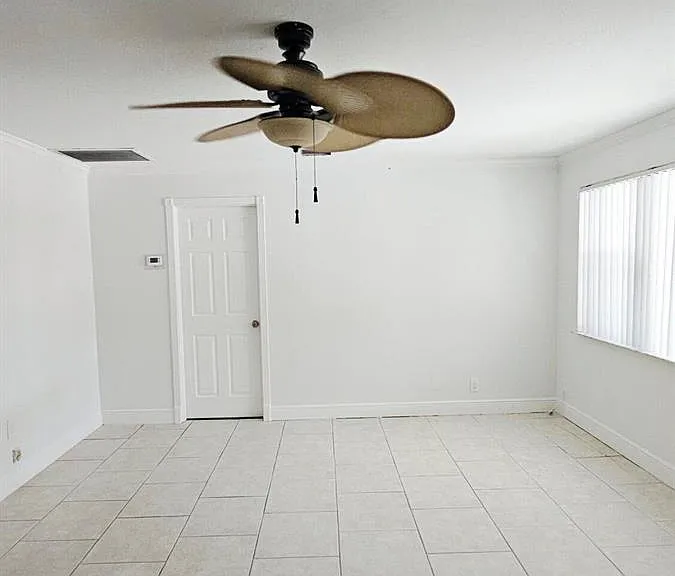 911 Burch Dr — Photo 4