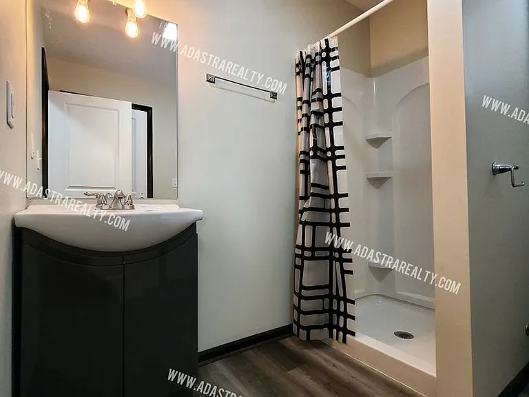 1518 W 26th St — Photo 12