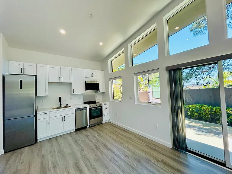 870 Windridge Cir #1 — Photo 33