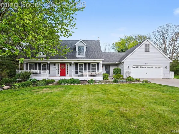 5600 Chestnut Hill Dr, Clarkston, MI 48346