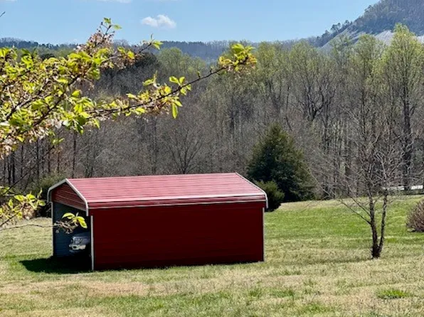 1444 Pumpkintown Hwy, Pickens, SC 29671