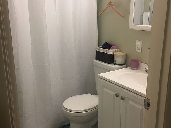5th image of 524 Highland Dr #8