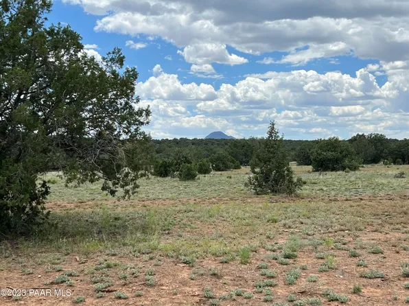 29 N Tuscan Rd, Ash Fork, AZ 86320