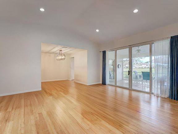 4th image of 2918 SW Westlake Circle