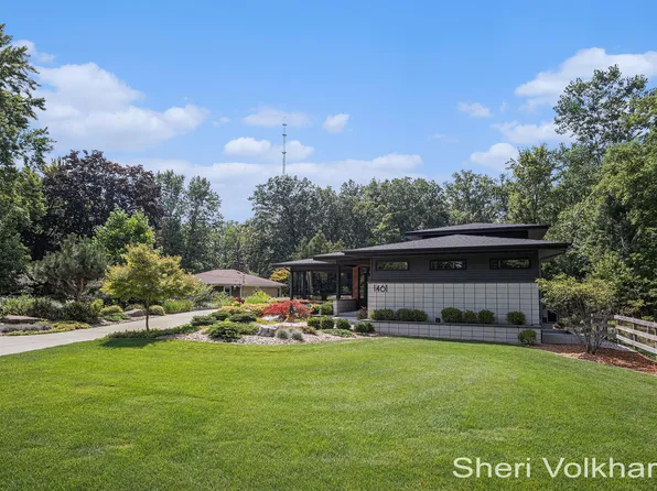 1461 Perkins Ave NE, Grand Rapids, MI 49505