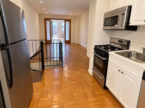324 E 35th St APT 1D, New York, NY 10016