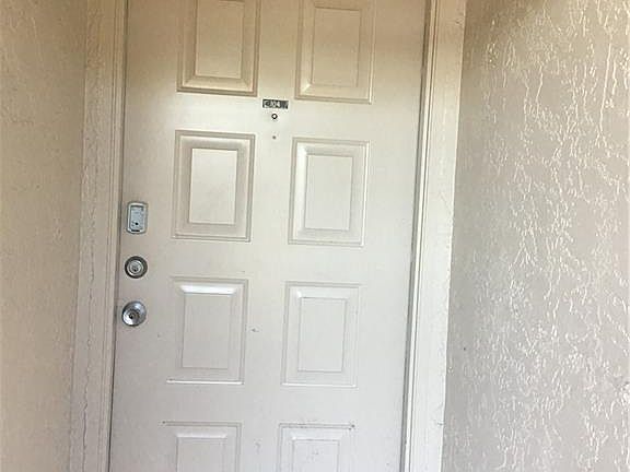 4th image of 7360 Glenmoor Ln #104