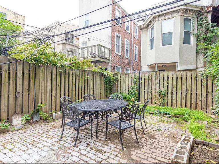 1527 Green St #1F — Photo 9