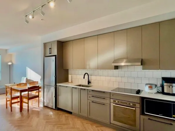 9228 Slopes Mews #309, Burnaby, BC V5A 0E9