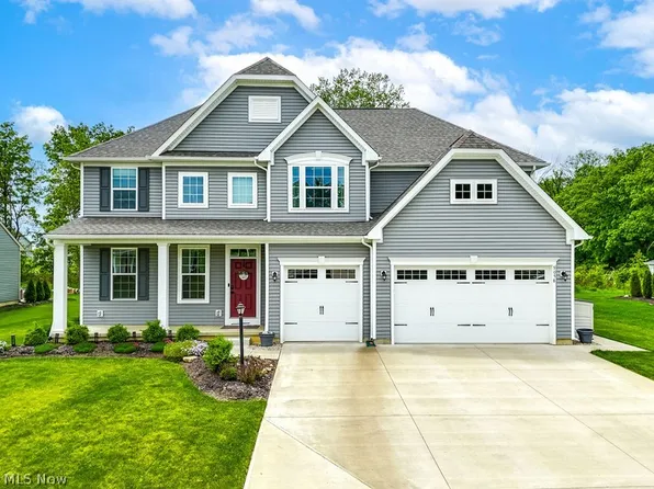 9058 Winfield Ln, North Ridgeville, OH 44039