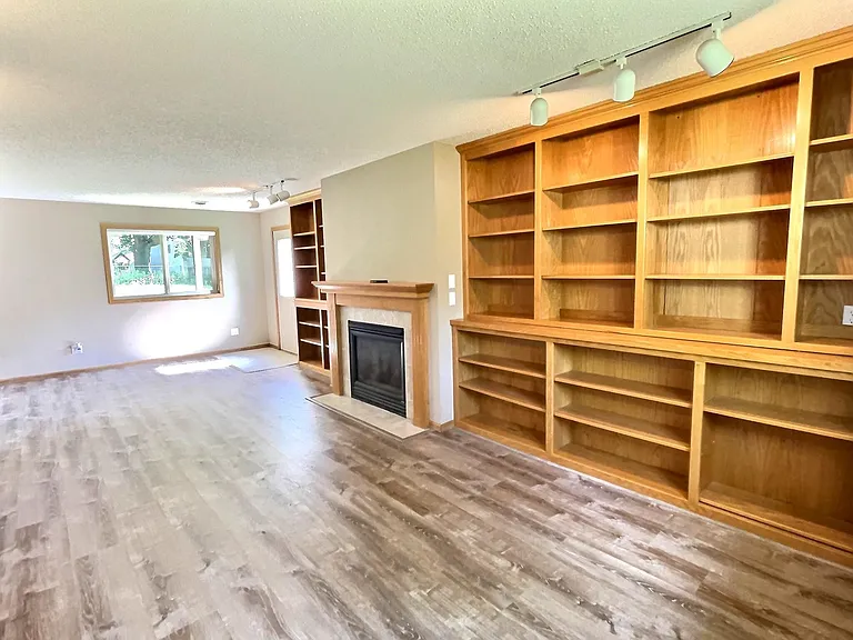 6081 Bakken St — Photo 13