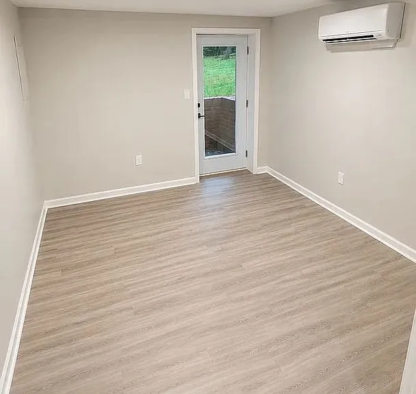 703 Oak Creek Rd — Photo 16