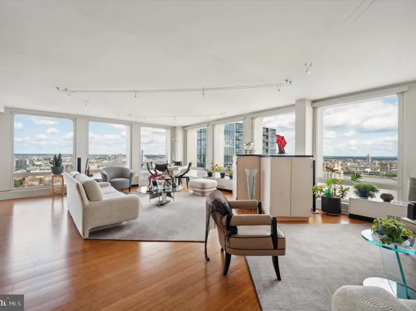 220 Locust St #30BCDS, Philadelphia, PA 19106