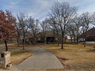 1135 Walking Horse Dr, Stephenville, TX 76401