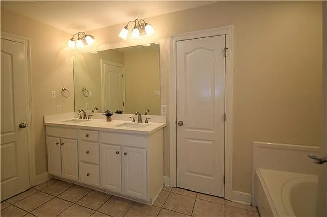 3419 Cove Ct — Photo 10