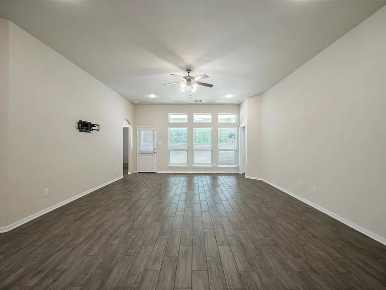 3227 Fairhaven Ln — Photo 11