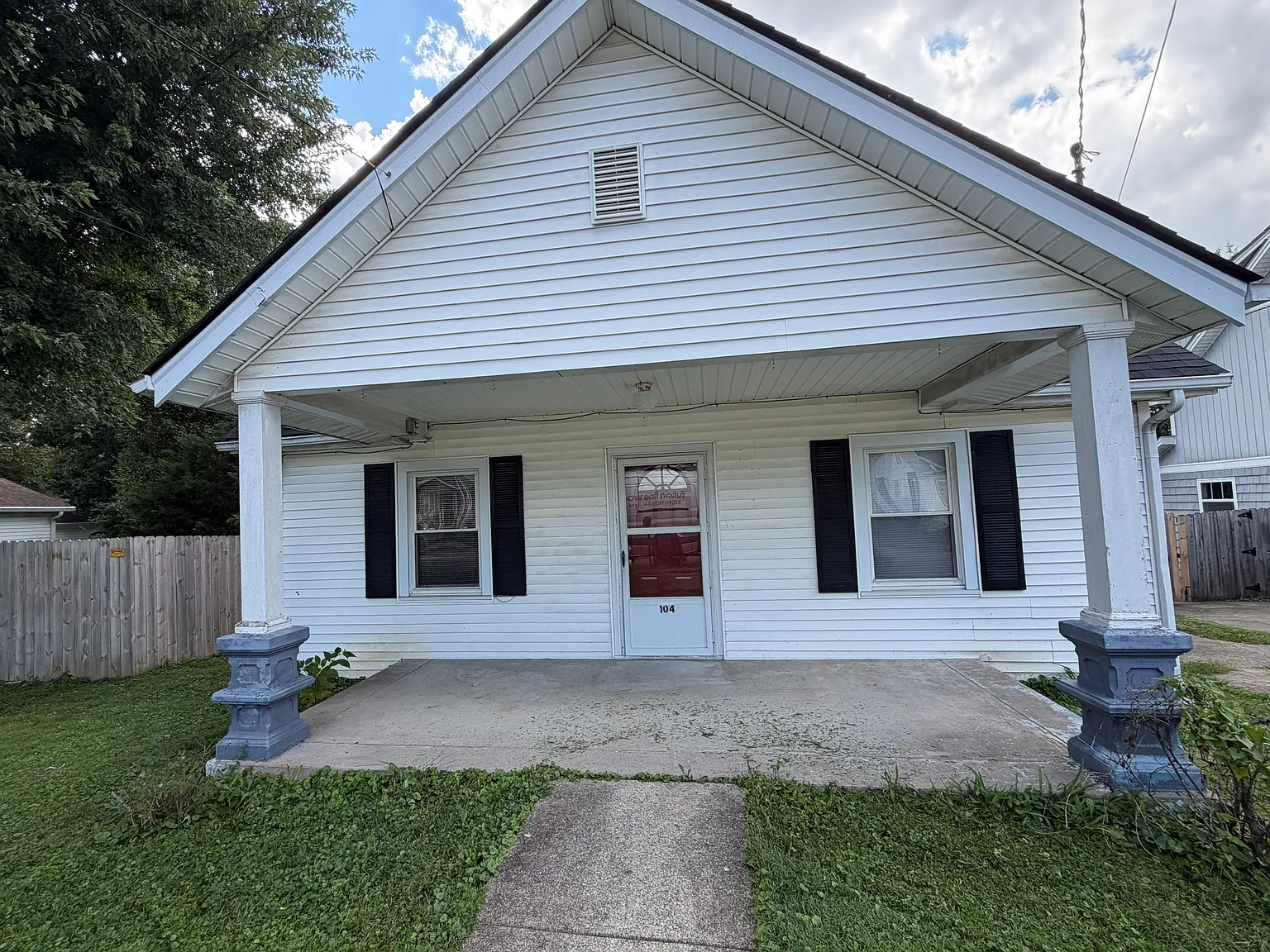 2 bed, 950 sqft, $1,400 — Photo 1