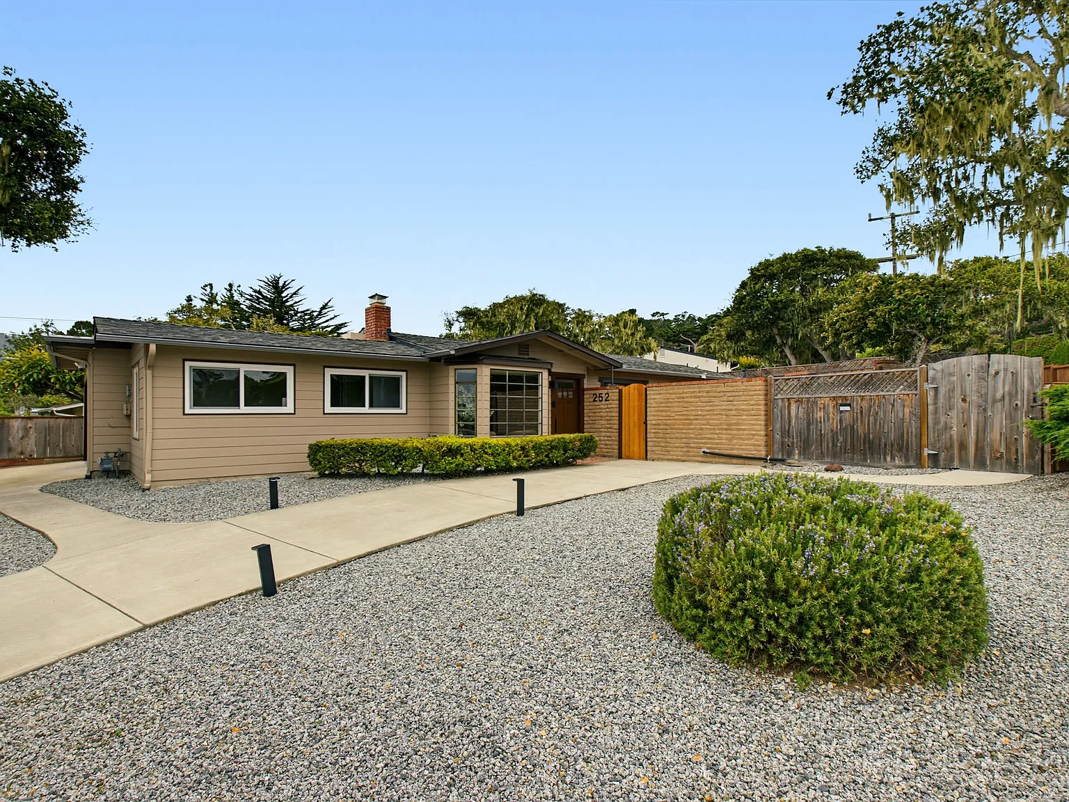 4 bed, 2.5 bath, 2048 sqft, $6,500 — Photo 4