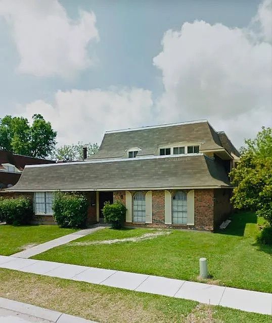 1st image of 4419 Woodland Dr